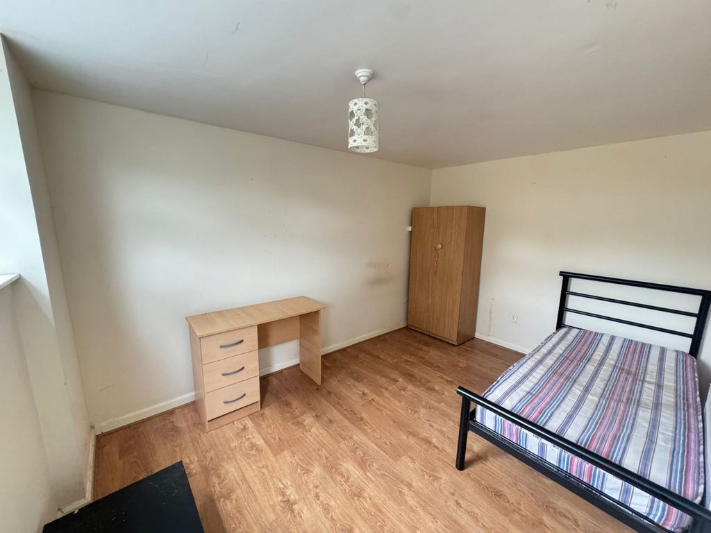 Property photo 3 of 14 Gallery
