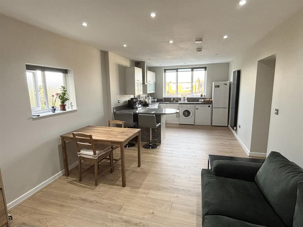 Property photo 1 of 4 644d6425-Fef2-4954-B246-00Dd334E8c9A.Jpeg