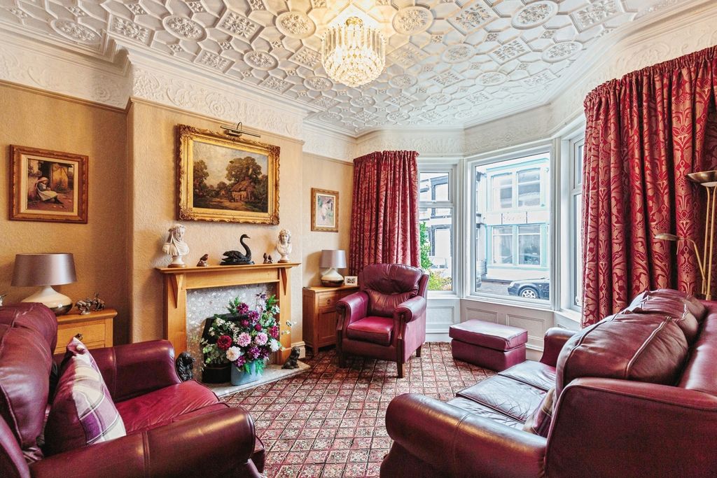 Property photo 3 of 17 Pbox-Img.Jpg
