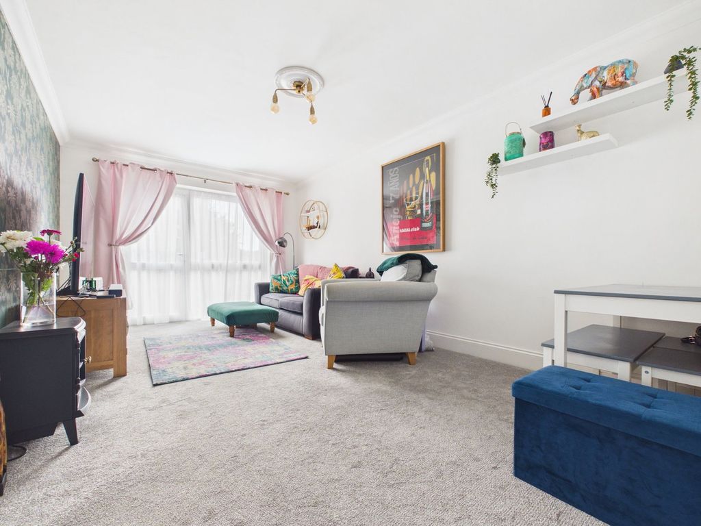 Property photo 2 of 9