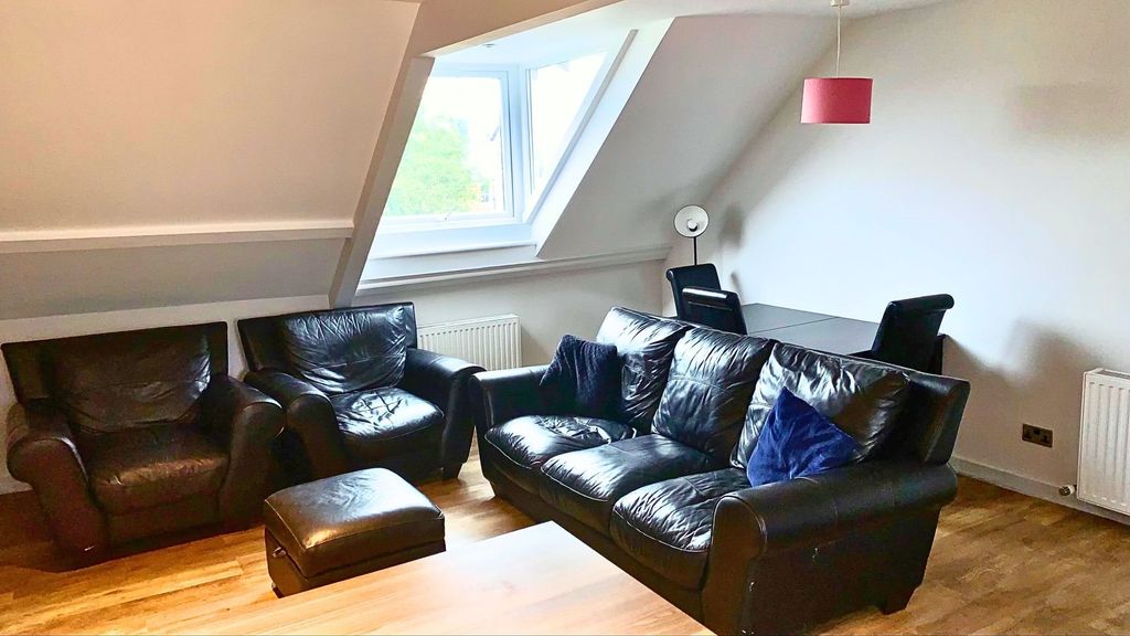 Property photo 1 of 9 3 Bedroom Flat Osborne Road Jesmond Lounge