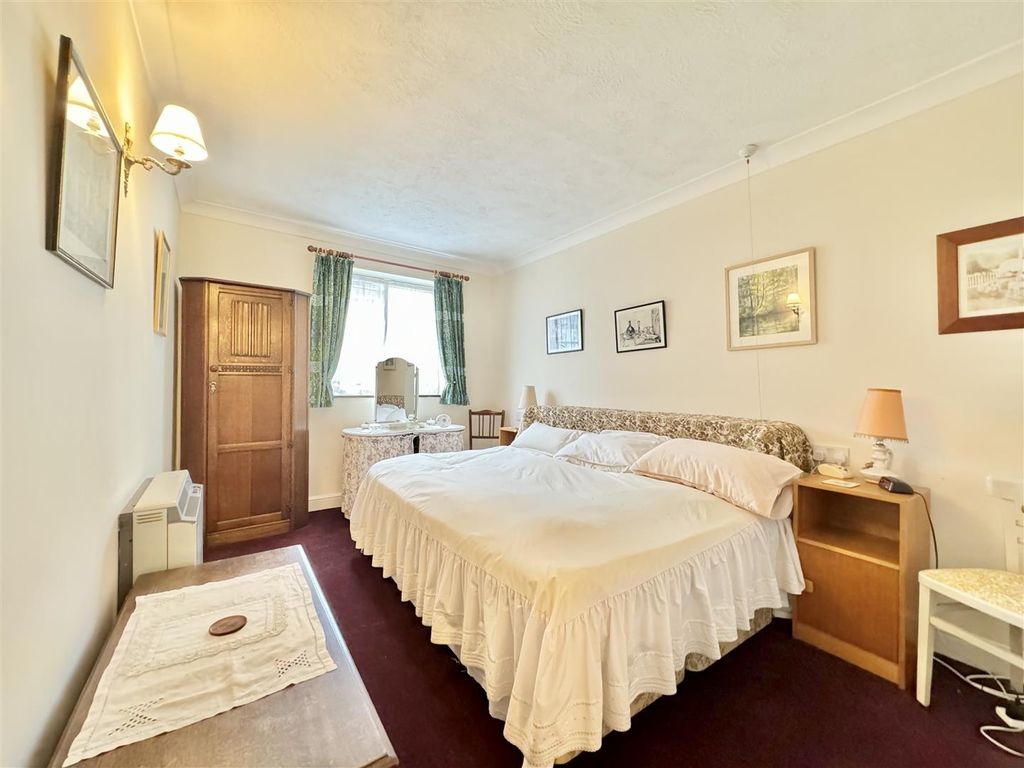 Property photo 3 of 16