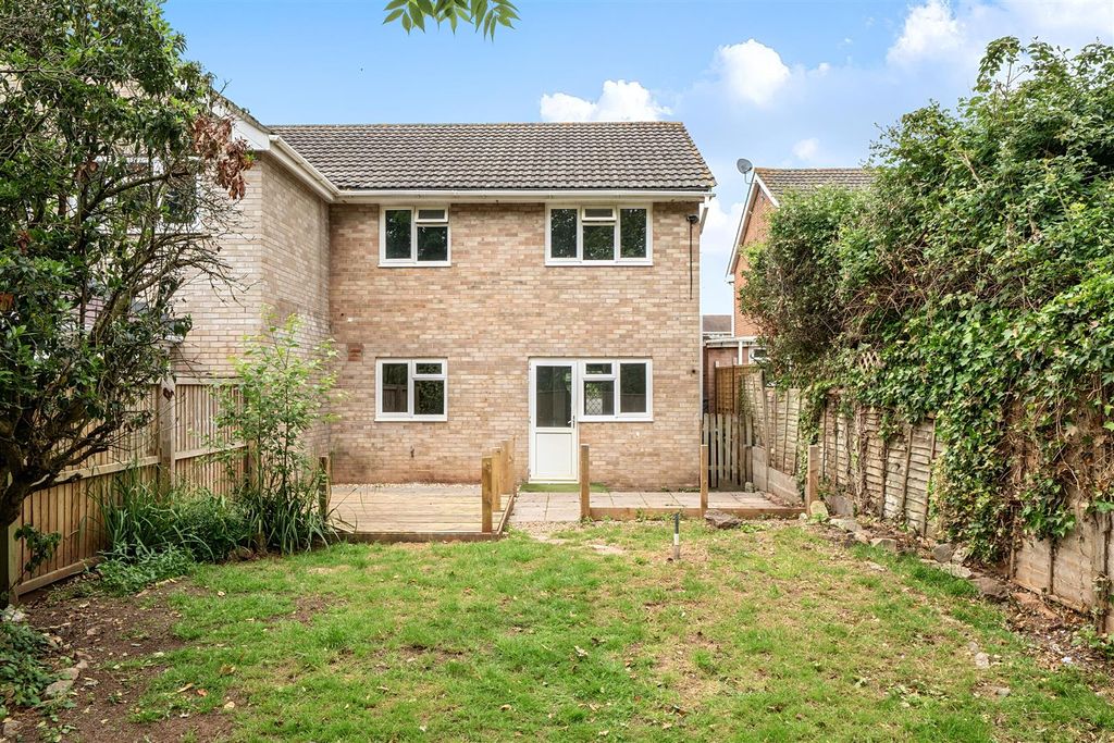 Property photo 2 of 16 Rear Garden