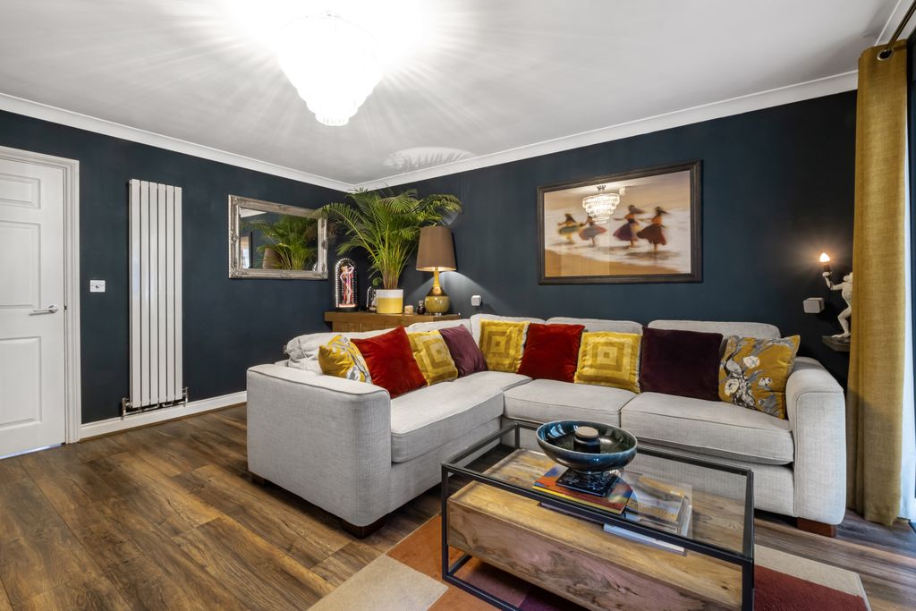 Property photo 2 of 24