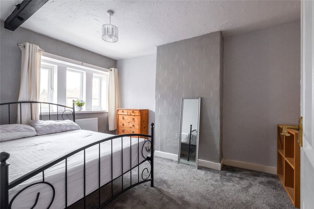 Property photo 3 of 13 Bedroom