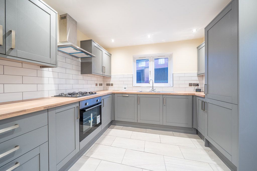 Property photo 2 of 15 Photo 6