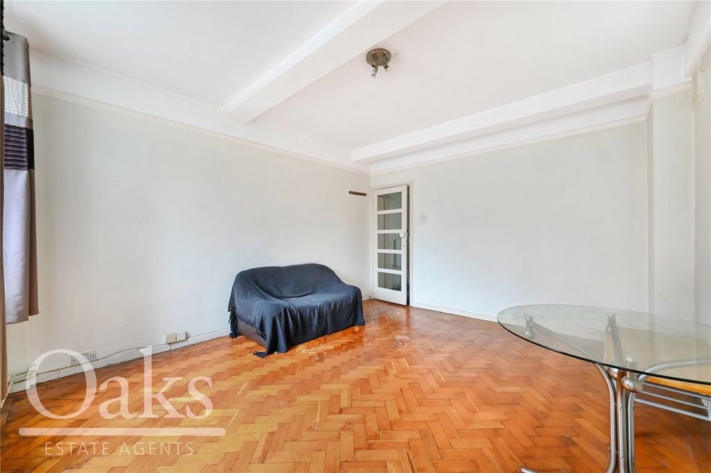 Property photo 3 of 8 Picture No. 05