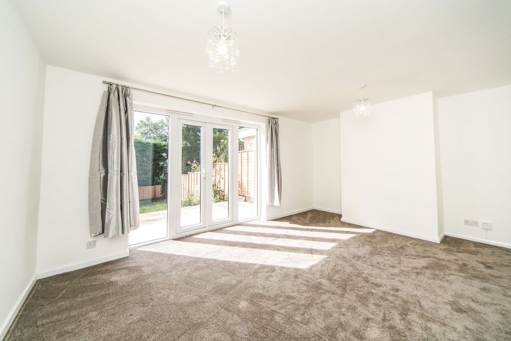 Property photo 2 of 8 c5A4E3Be-F981-44B4-9