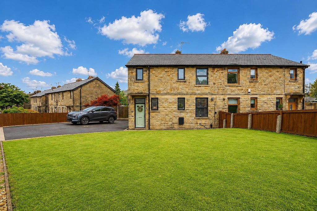 Property photo 1 of 14 51A0Fc8F-7Dfe-411C-A8C5-78510969A65D.Png