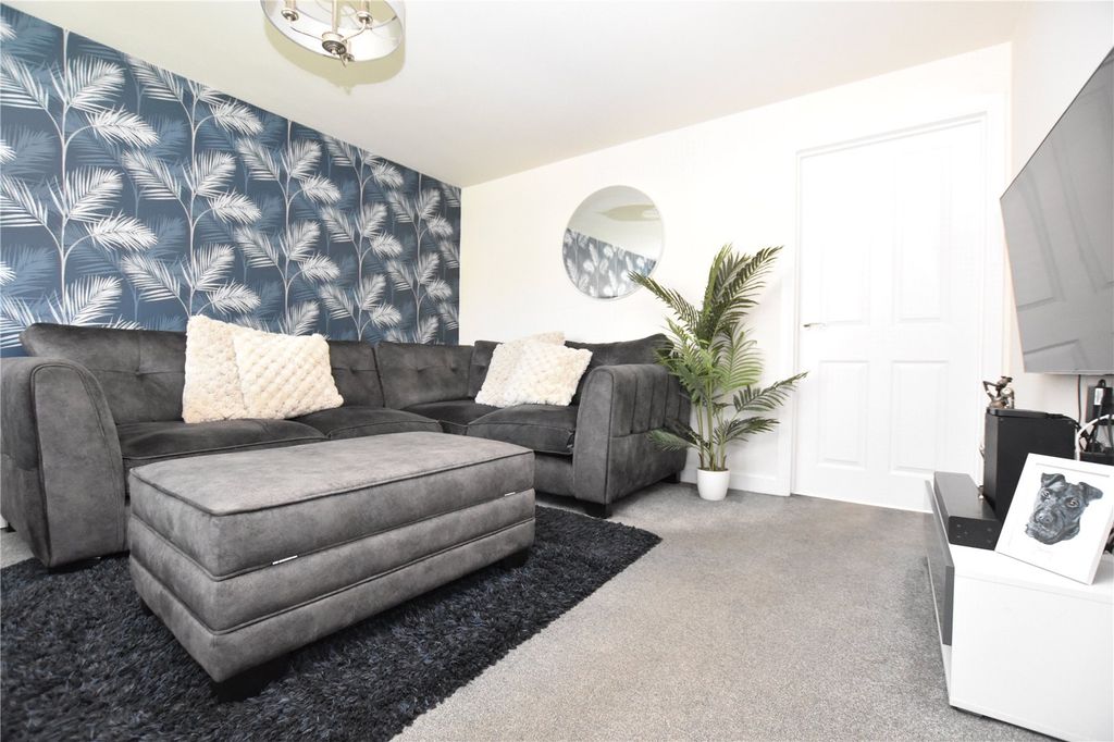Property photo 3 of 19 Picture No. 07