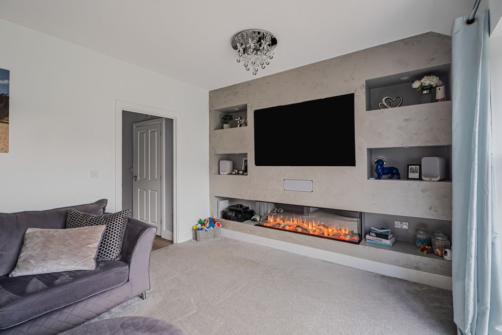 Property photo 3 of 46