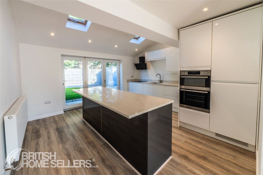 Property photo 2 of 21 Picture No. 05