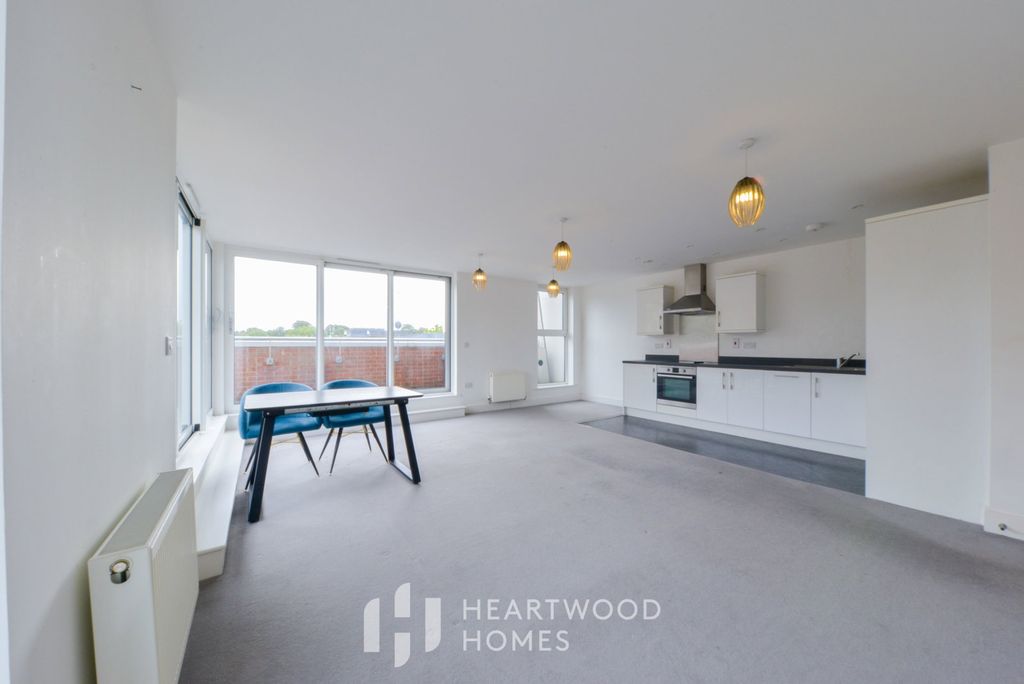 Property photo 2 of 14