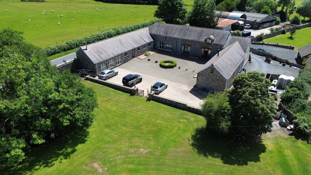 Property photo 1 of 60