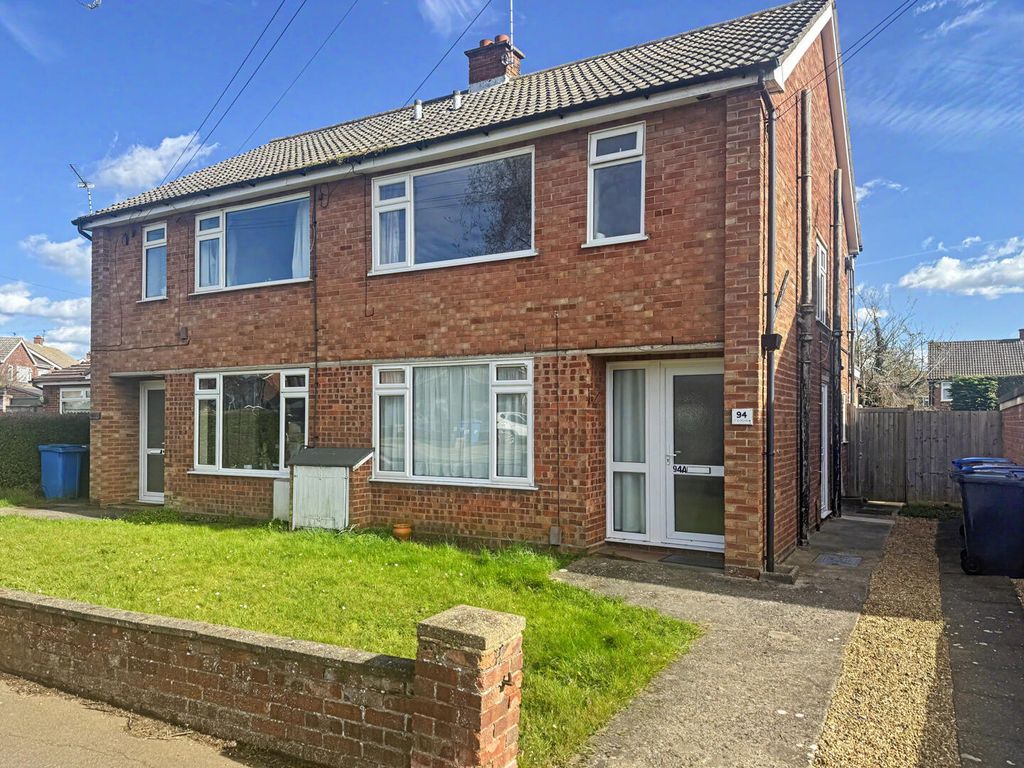 Property photo 1 of 8 Front (Exterior)