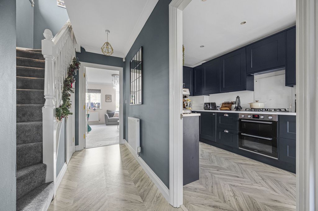 Property photo 2 of 23