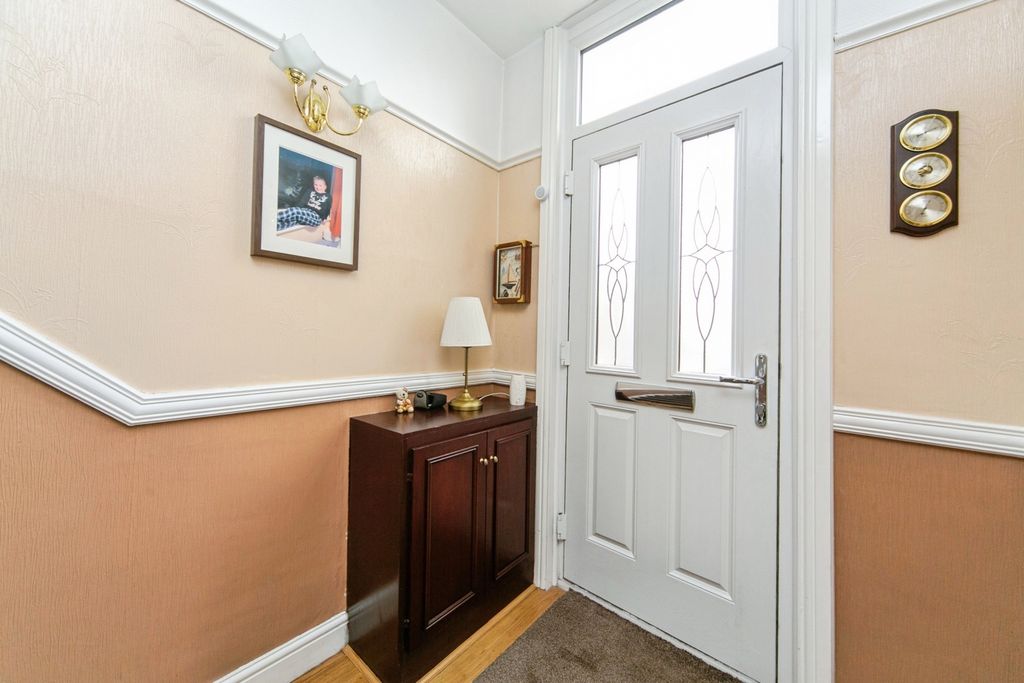 Property photo 2 of 17 Photo