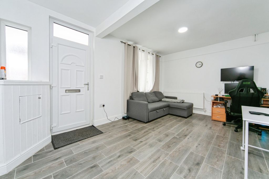 Property photo 3 of 15