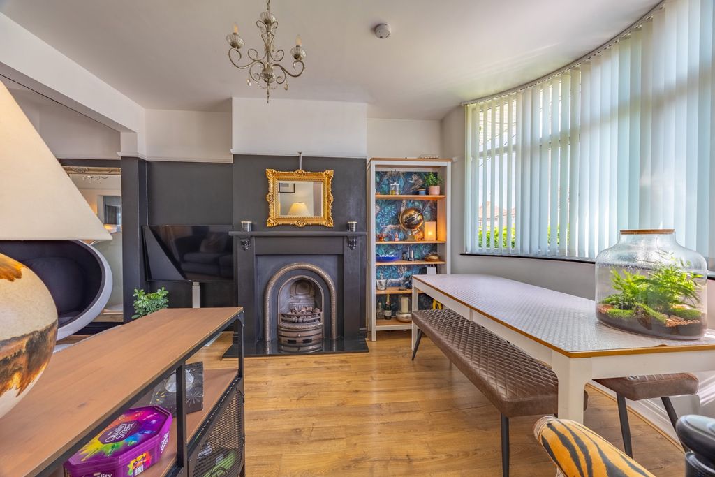 Property photo 3 of 36