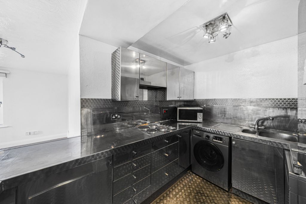 Property photo 2 of 11 Moran House