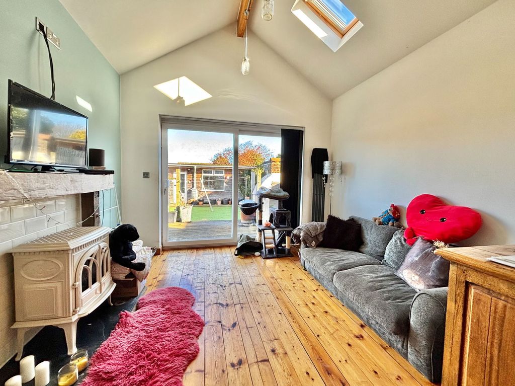 Property photo 2 of 19