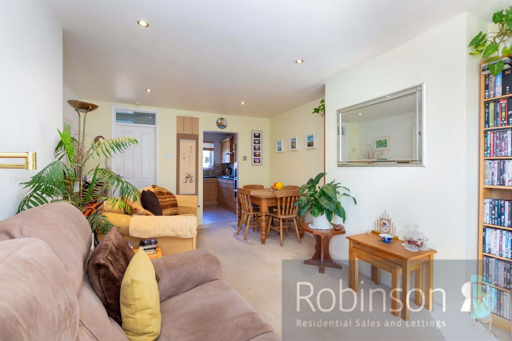 Property photo 3 of 16 26 Audley Drive-9