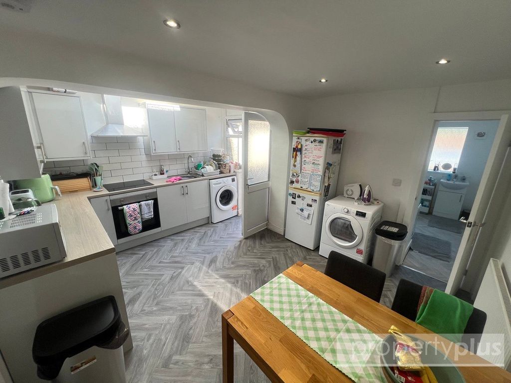 Property photo 1 of 14 Picture No. 09