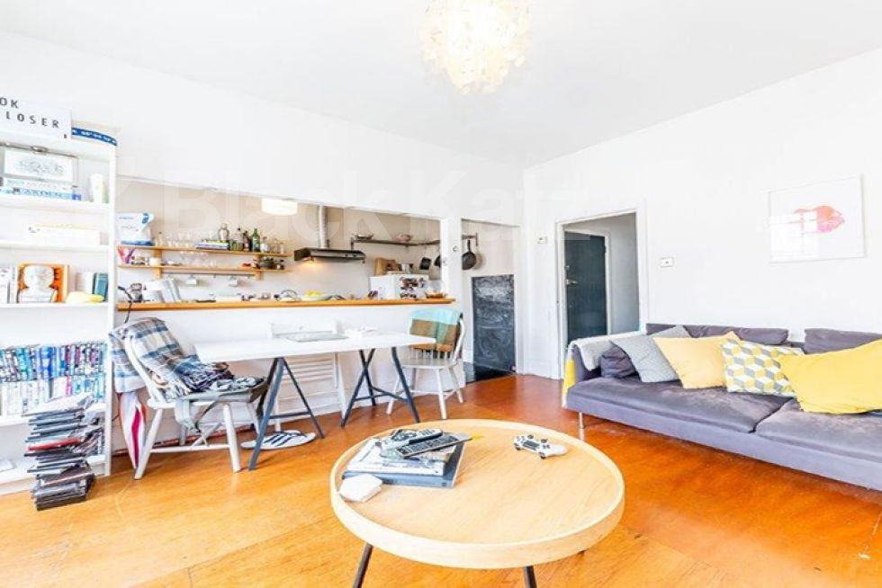 Property photo 2 of 8