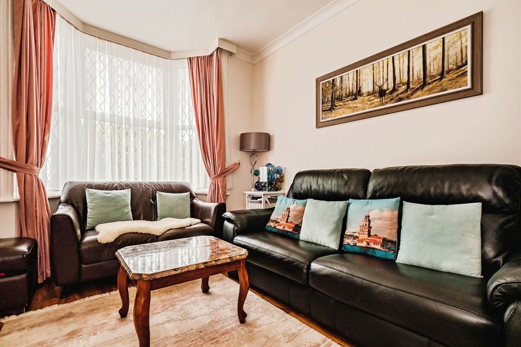 Property photo 2 of 19