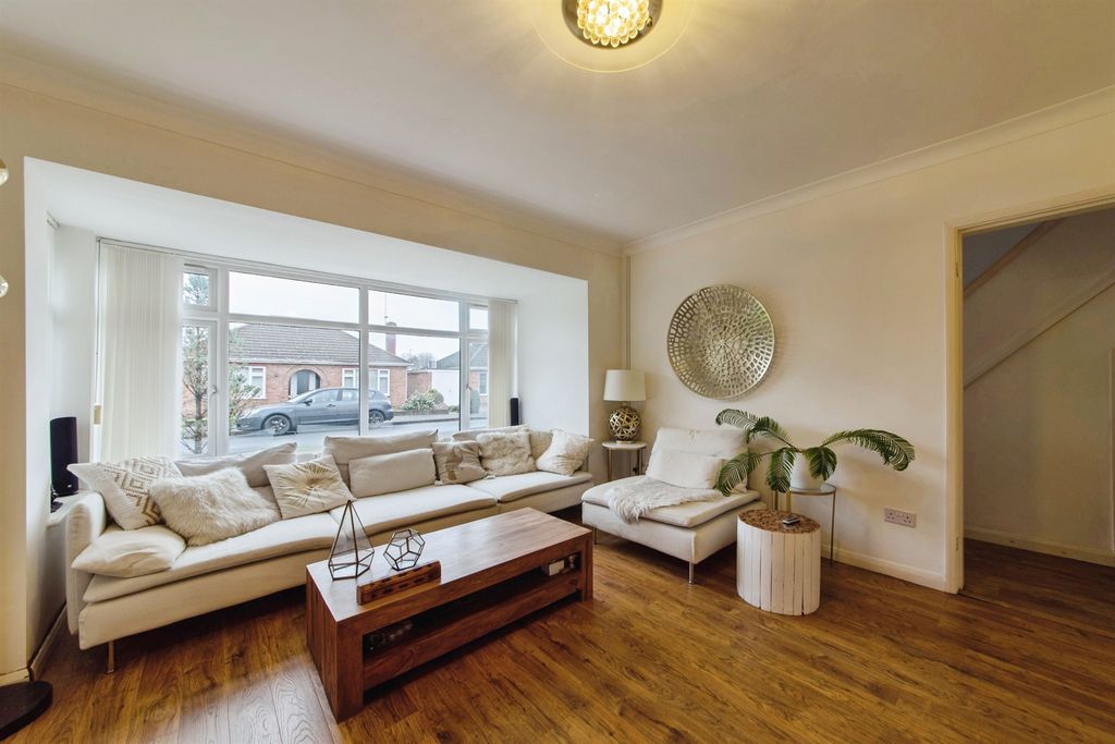 Property photo 3 of 26