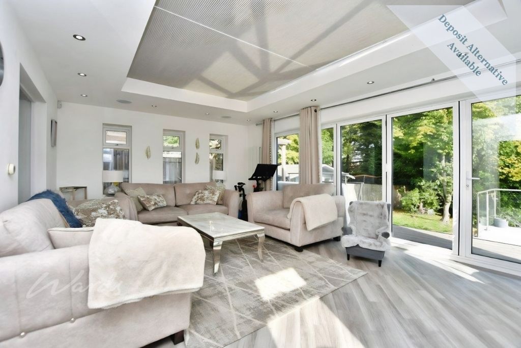 Property photo 3 of 13 Malika Lounge