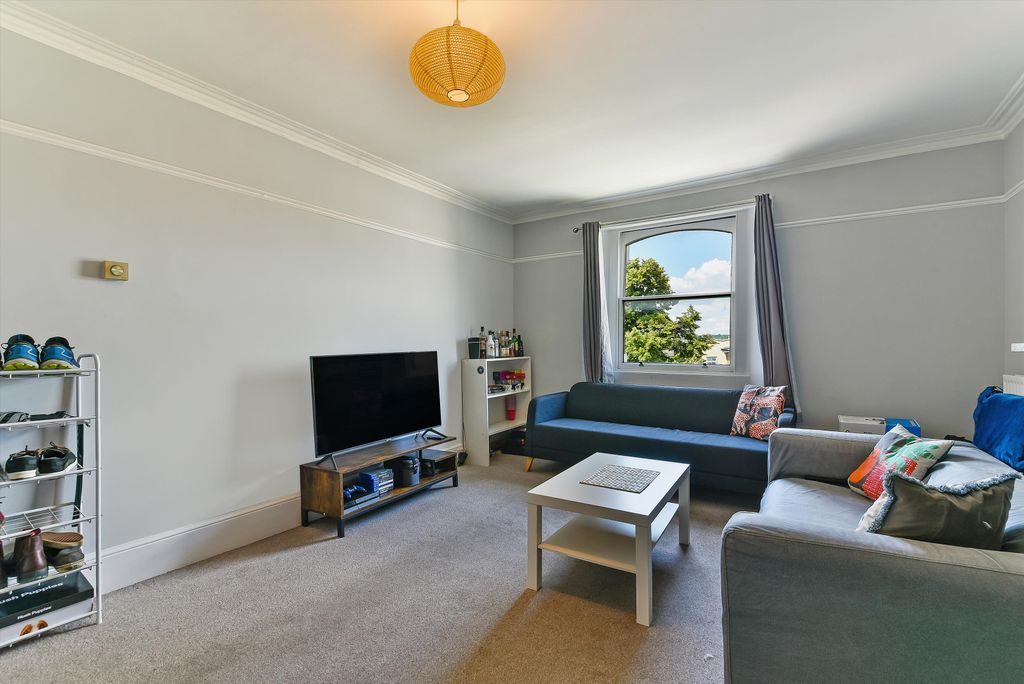 Property photo 3 of 12 Image