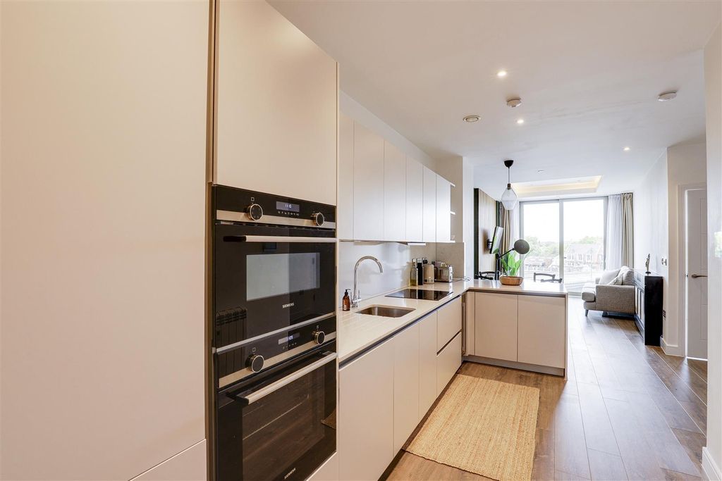 Property photo 2 of 15 7343.Jpg