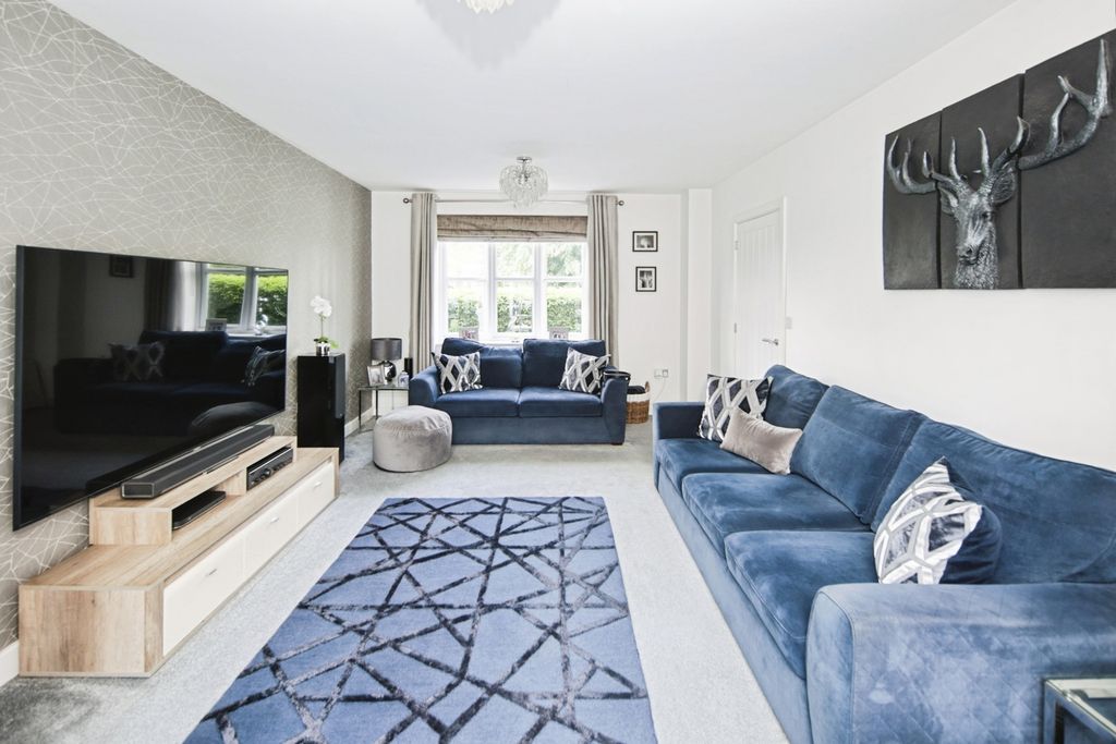 Property photo 2 of 21 Pbox-Img.Jpg