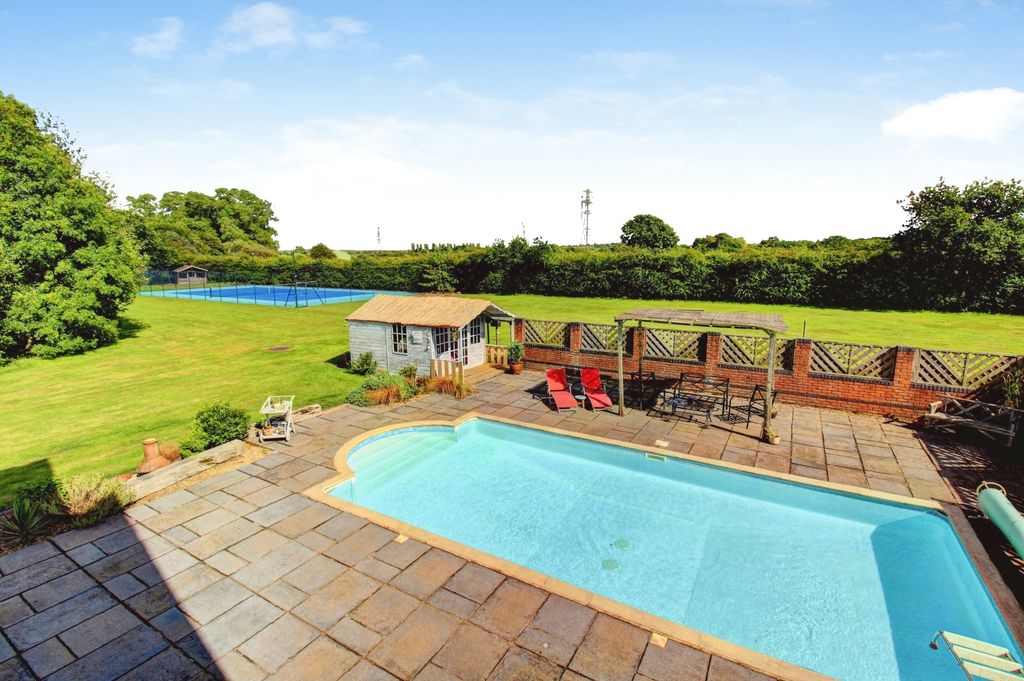 Property photo 2 of 45 Elevated Pool &amp; Court