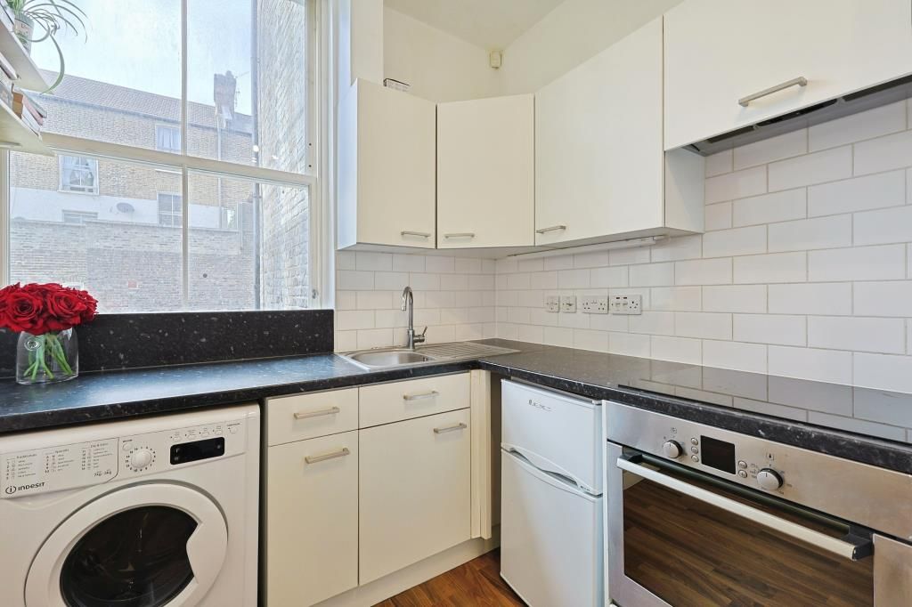 Property photo 2 of 9 Kitchen