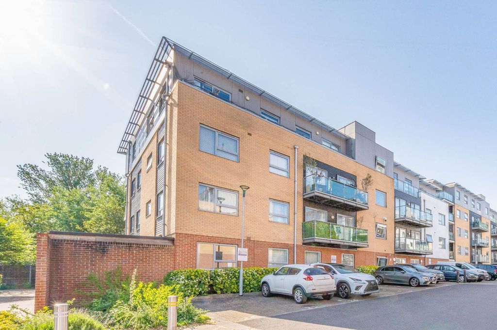 Property photo 1 of 12