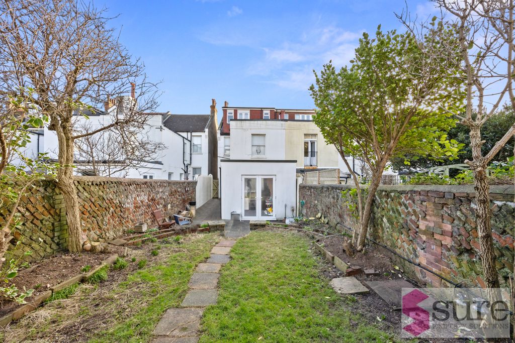 Property photo 3 of 14