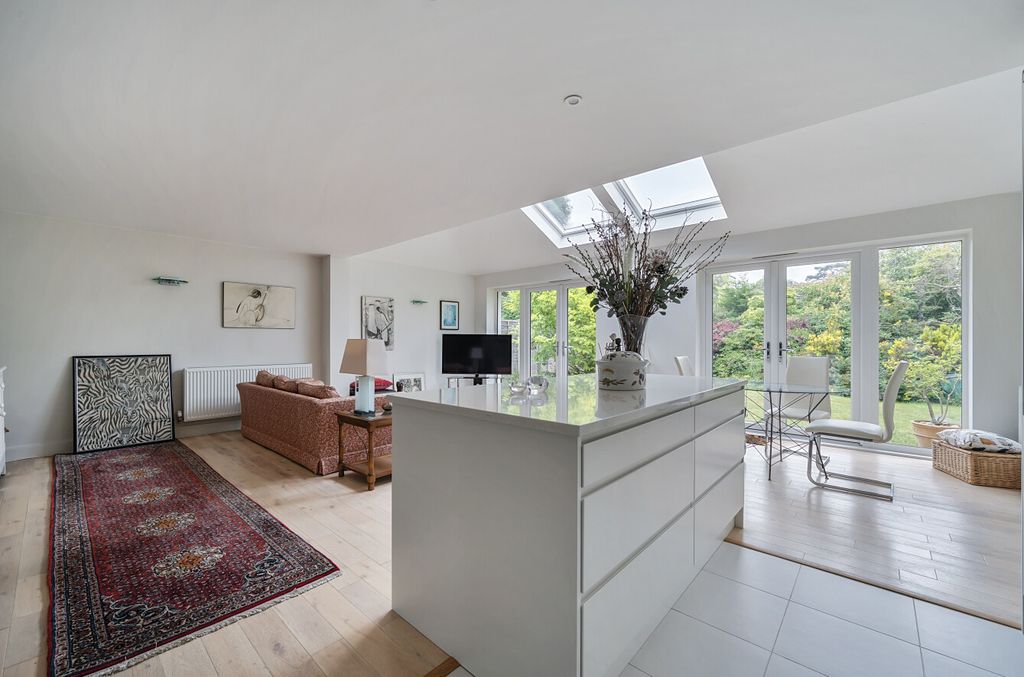 Property photo 3 of 15 1331143-6-6888E90...