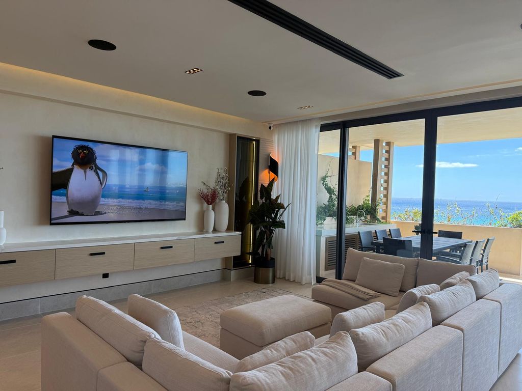 Property photo 2 of 75