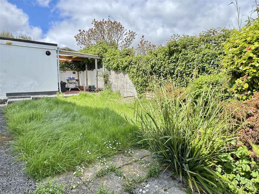 Property photo 3 of 33