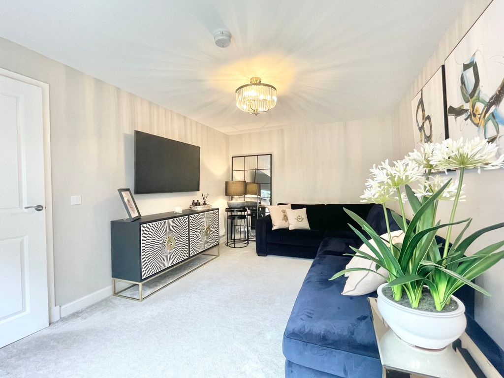 Property photo 3 of 21