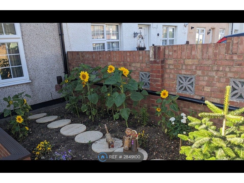 Property photo 2 of 15 Front Garden