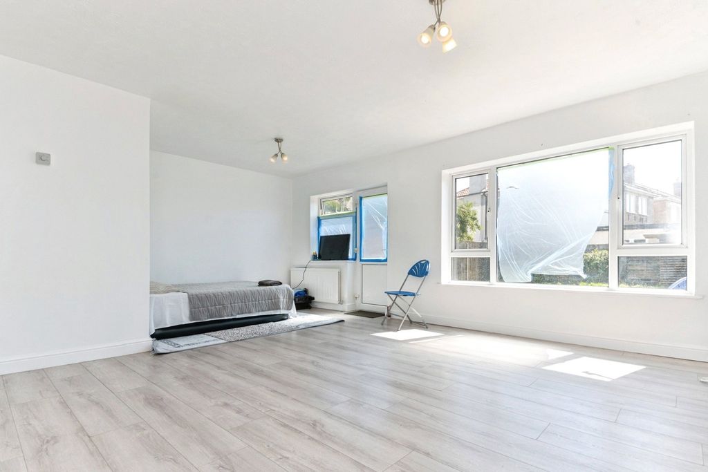 Property photo 3 of 12 Living Room
