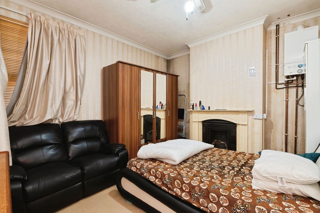 Property photo 3 of 20 Picture