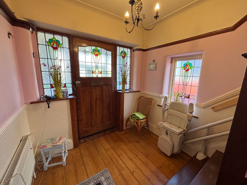 Property photo 2 of 31