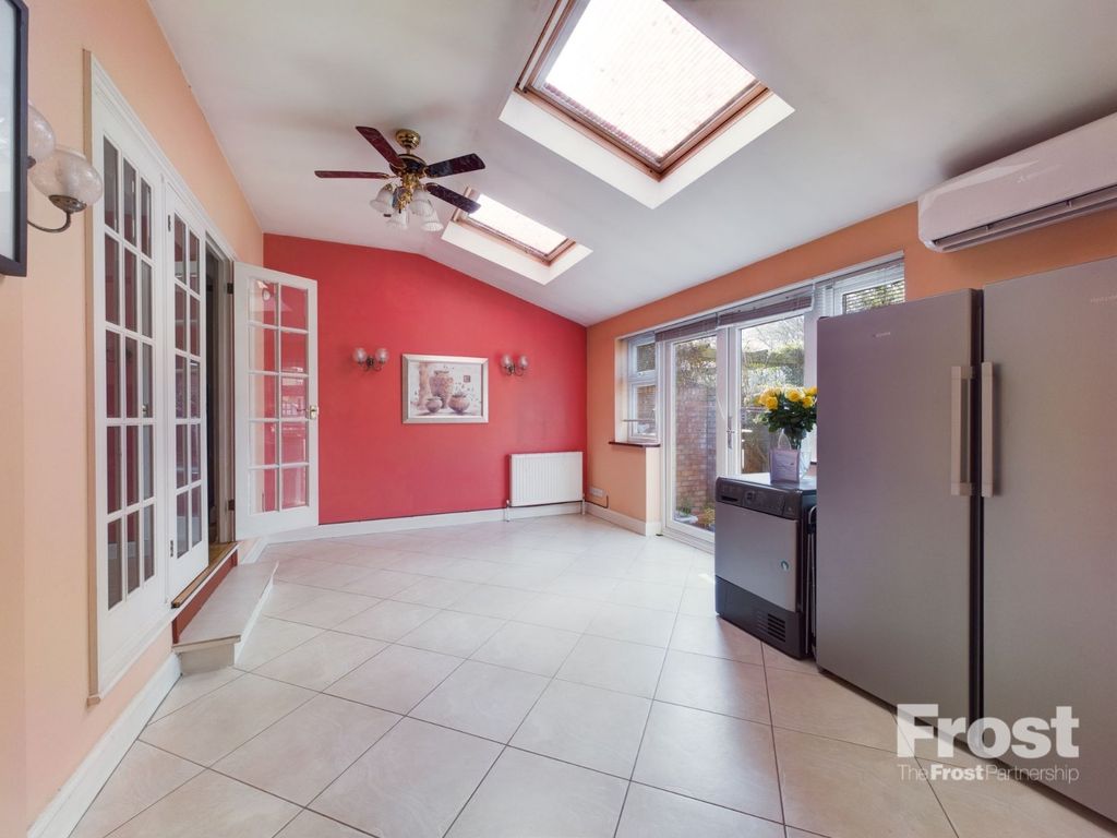 Property photo 3 of 12 Dining Room