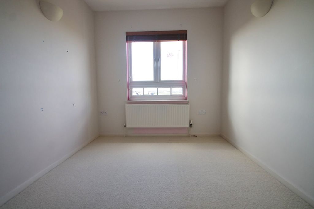 Property photo 3 of 5 Bedroom