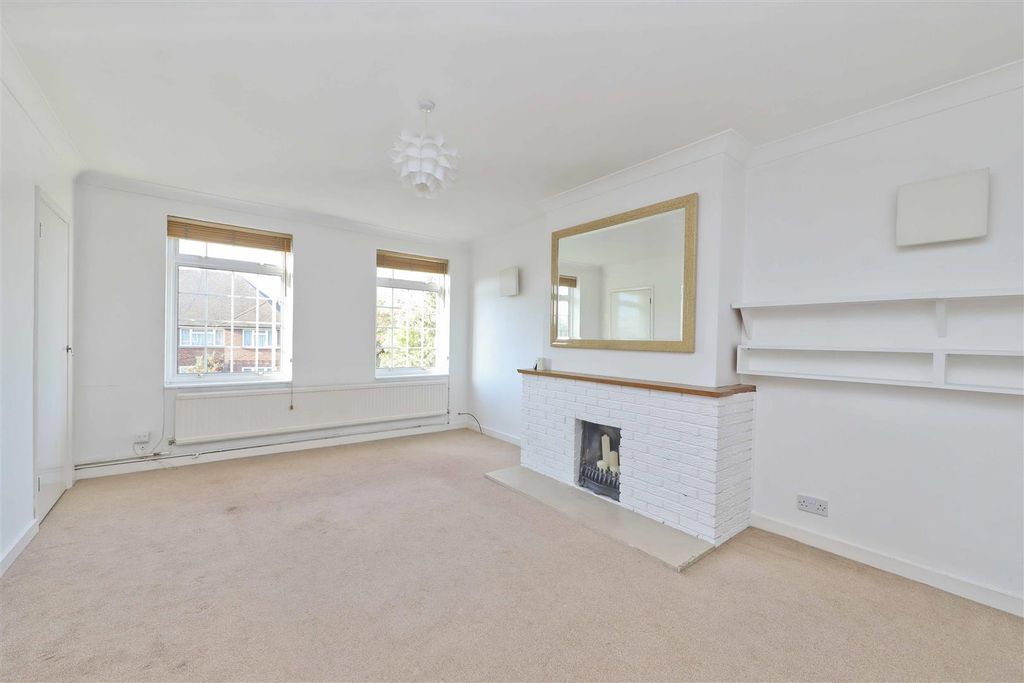 Property photo 3 of 8 Tolcarne Drive