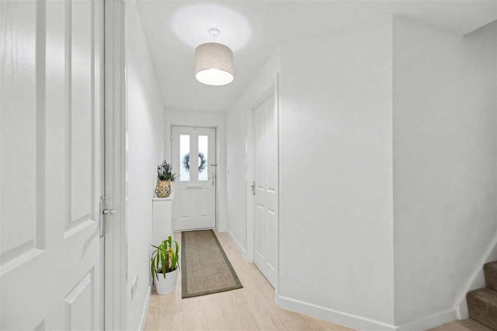 Property photo 2 of 40 Entrance Hall_2.Jpeg